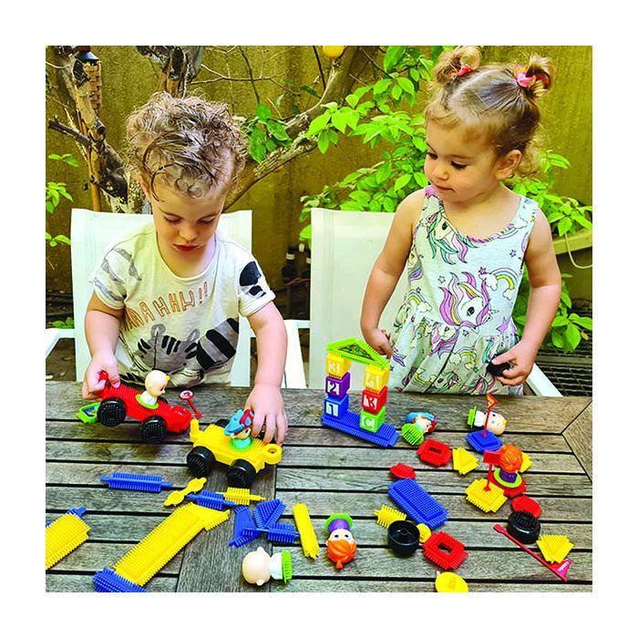 Cocomelon Fun Bricks Train Kit