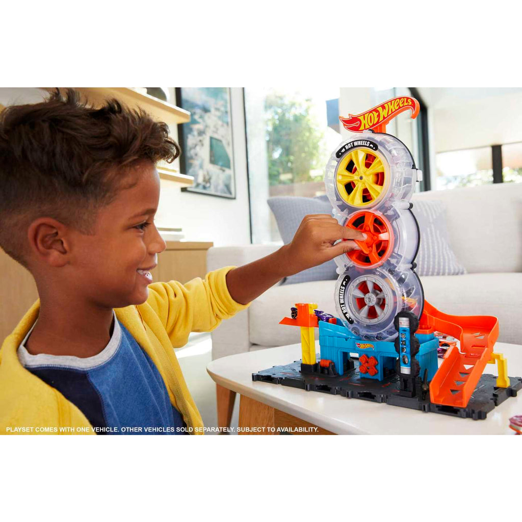 Hot Wheels City Super Twist Tire Shop Playset