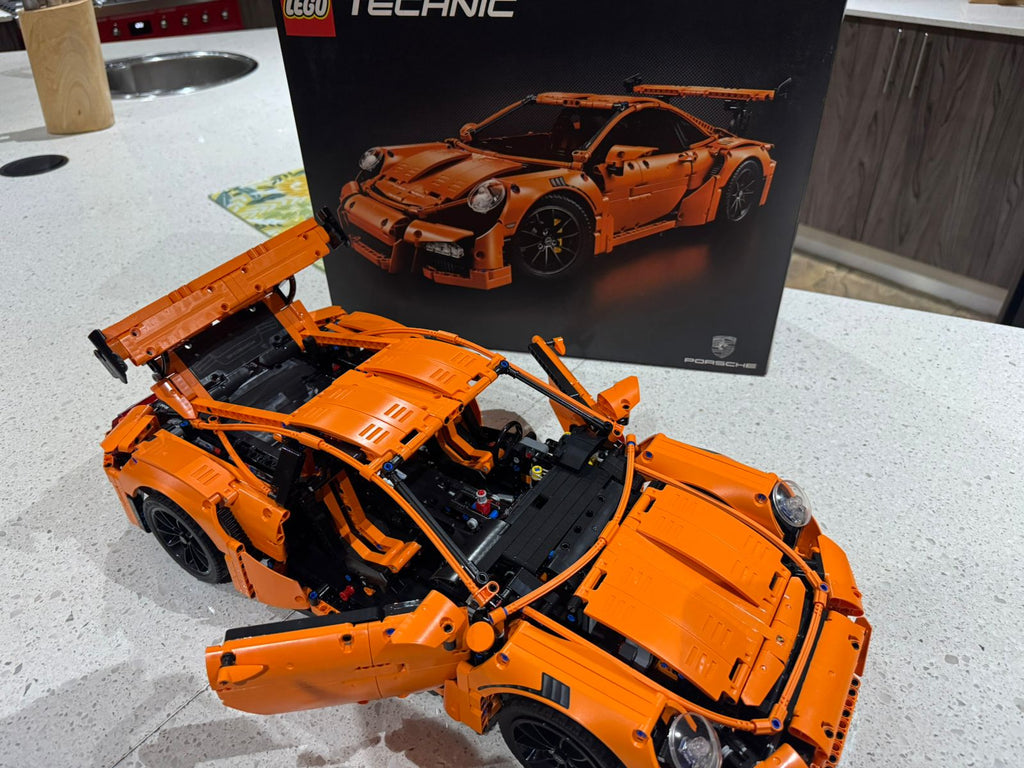 LEGO COLLECTOR SHOP LEGO TECHNIC PORSCHE 911 GT3 RS 42056 (built)