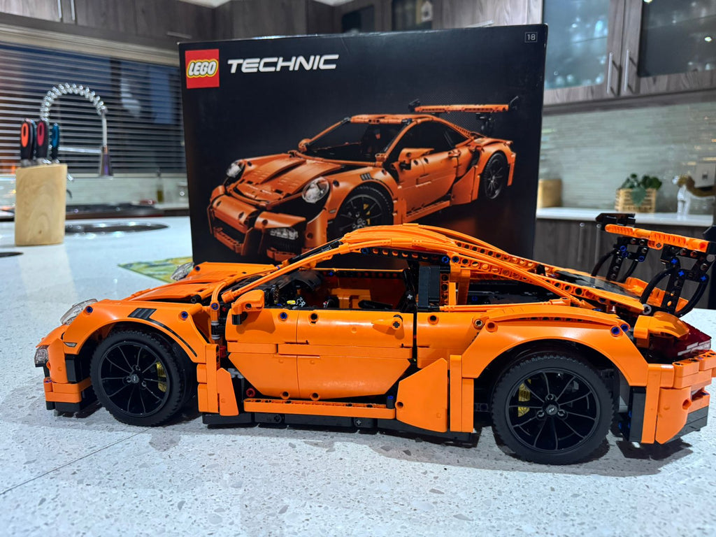 LEGO COLLECTOR SHOP LEGO TECHNIC PORSCHE 911 GT3 RS 42056 (built)