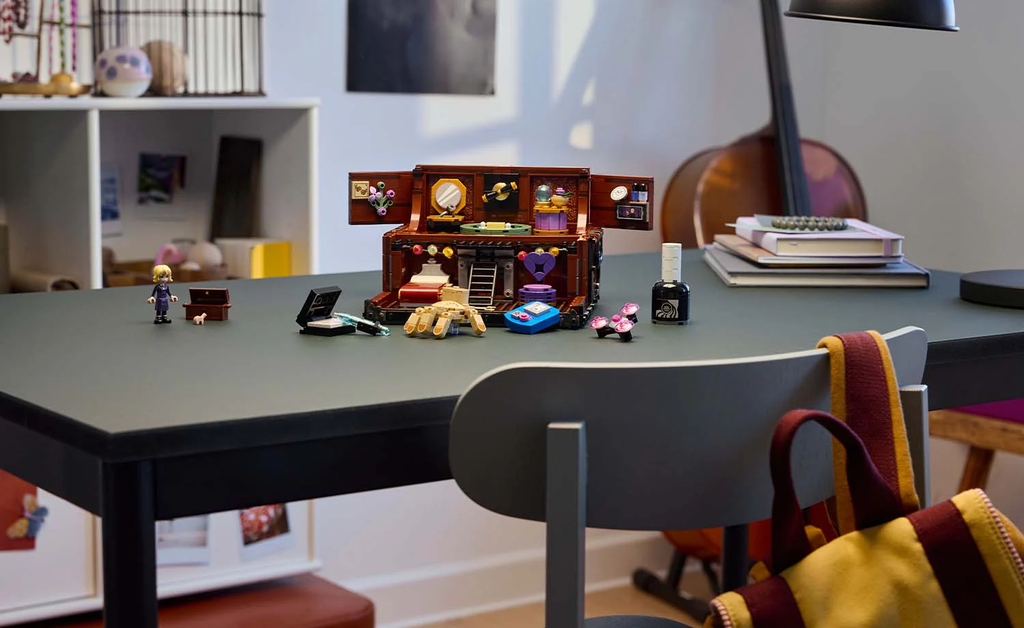 76785 LEGO Wednesday Things Apartment