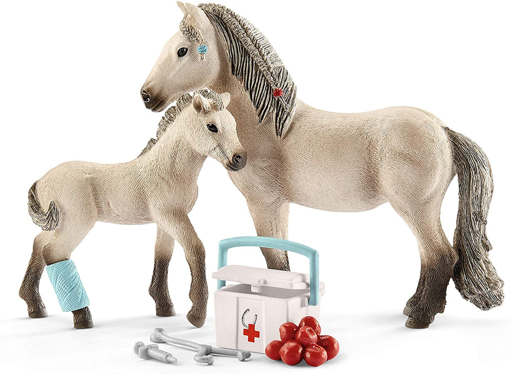 42430 Schleich Hannah's First-Aid Kit